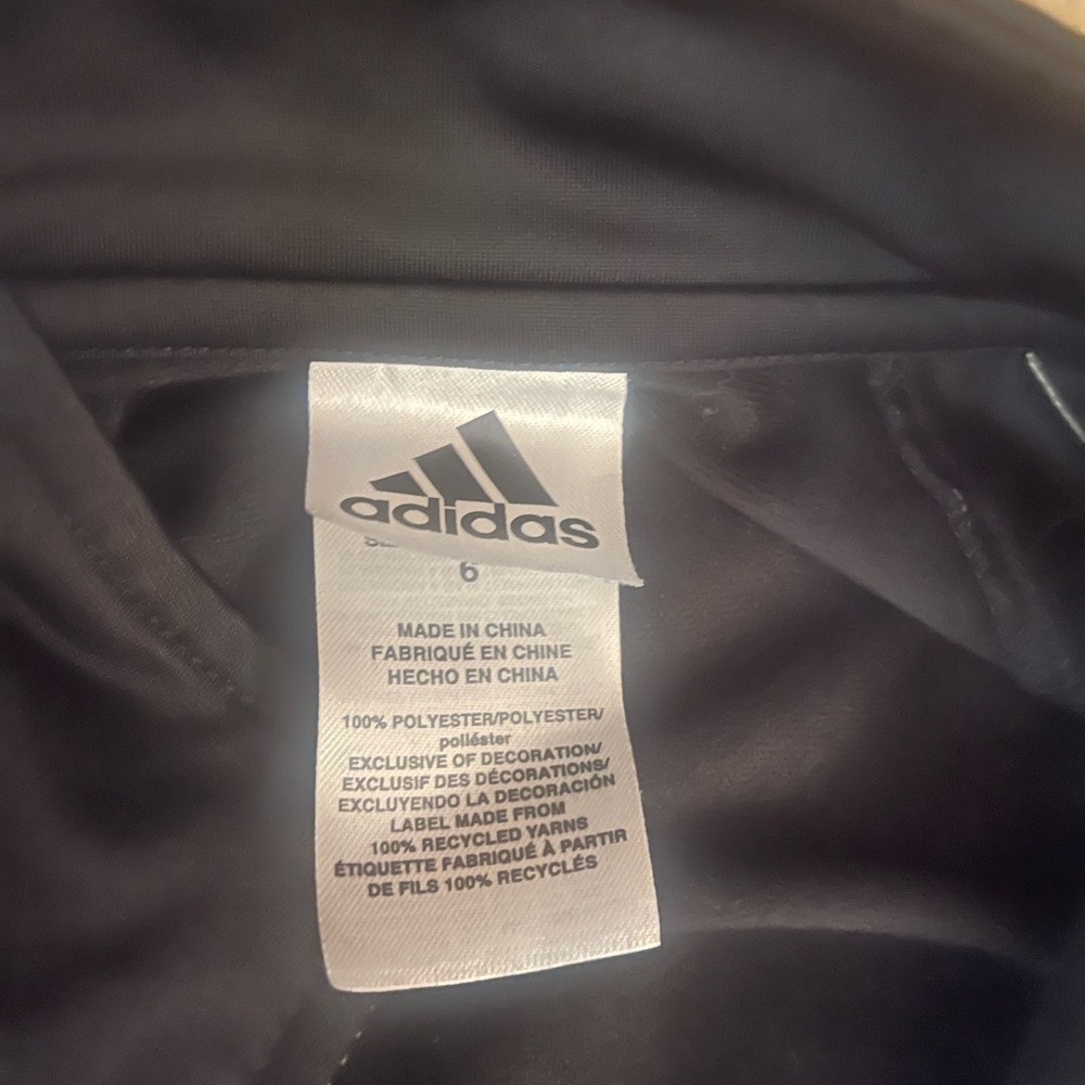Boy’s Adidas Tricot Tracksuit and Tee Size 6 Little Kid. - Picture 6 of 7